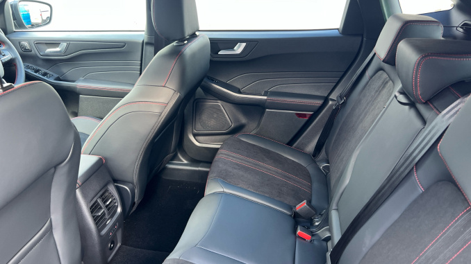 Ford Kuga 2.5 FHEV ST-Line X Black Package 5dr CVT Hybrid Estate - Image 16